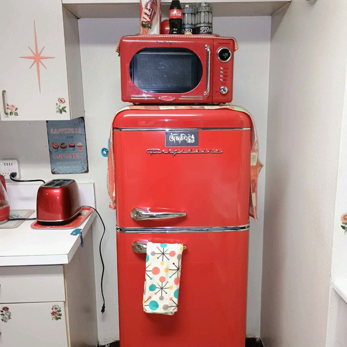 Frigidaire 7.5 Cu. Ft. Retro Refrigerator, Apartment Size Upright
